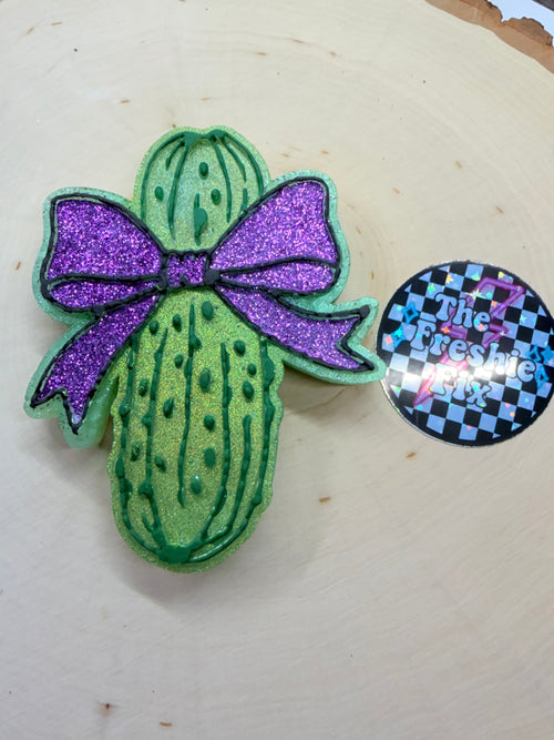 Pickle w/ Bow